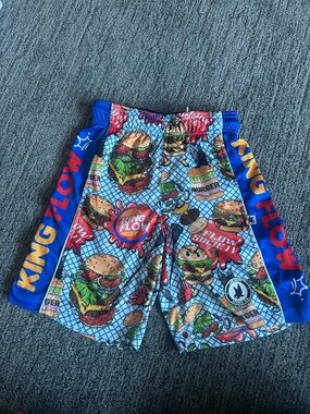 Flow Society “King Flow” Burger Print Shorts (boys small)